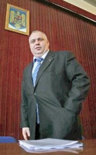 Pe dosarul de la DNA al lui Constantinescu se asterne praful