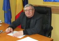 Primarul Eugen Dumitru scoate Cuza Voda din noroi