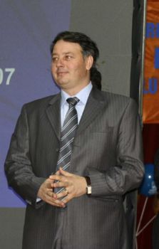 1211812187.jpg