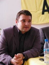 PC isi ia avant, PSD isi bandajeaza ranile