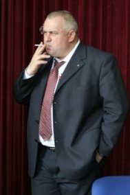 Elevi discriminati politic de Constantinescu