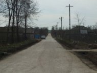 Continua reabilitarea drumurilor in comuna Albesti