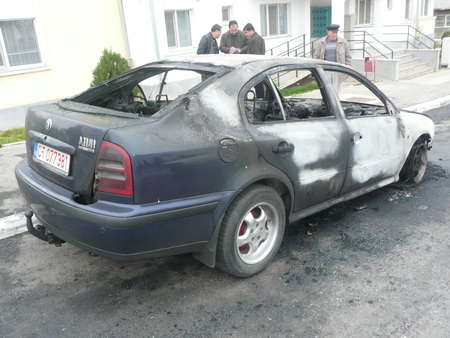 masina_popa_murfatlar_incendiata_(2).jpg