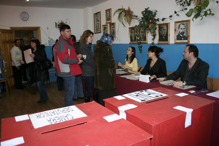 fotoreportaj alegeri parlamentare 2008 245481 fotoreportaj alegeri parlamentare 2008 245481