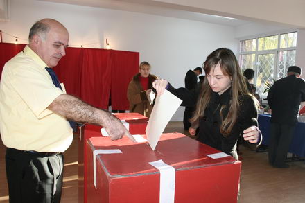 fotoreportaj alegeri parlamentare 2008 245481 fotoreportaj alegeri parlamentare 2008 245481