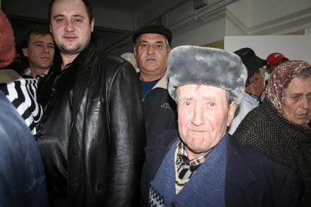 fotoreportaj alegeri parlamentare 2008 245481 fotoreportaj alegeri parlamentare 2008 245481