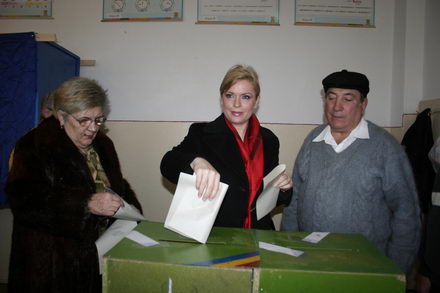 fotoreportaj alegeri parlamentare 2008 245481 fotoreportaj alegeri parlamentare 2008 245481