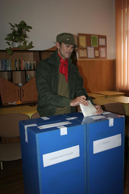 fotoreportaj alegeri parlamentare 2008 245481 fotoreportaj alegeri parlamentare 2008 245481