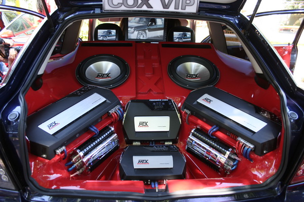 bolizii barcile si luxul distractia lui mazare in 2008 galerie foto 247335 bolizii barcile si luxul distractia lui mazare in 2008 galerie foto 247335