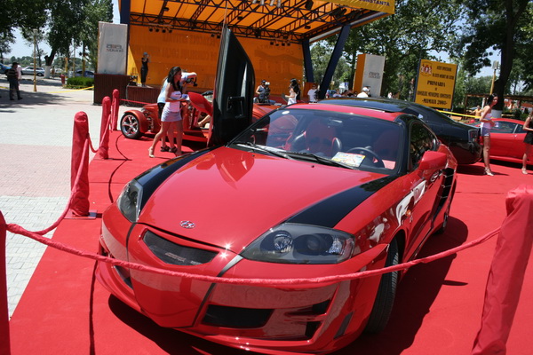 bolizii barcile si luxul distractia lui mazare in 2008 galerie foto 247335 bolizii barcile si luxul distractia lui mazare in 2008 galerie foto 247335