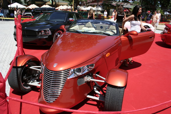 bolizii barcile si luxul distractia lui mazare in 2008 galerie foto 247335 bolizii barcile si luxul distractia lui mazare in 2008 galerie foto 247335