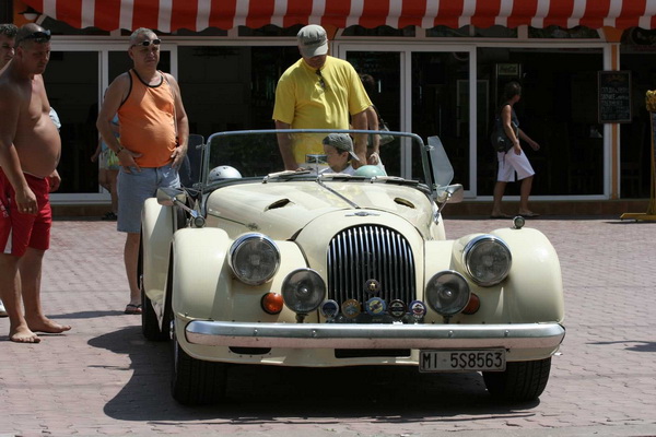 bolizii barcile si luxul distractia lui mazare in 2008 galerie foto 247335 bolizii barcile si luxul distractia lui mazare in 2008 galerie foto 247335