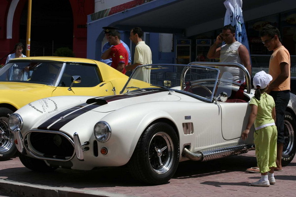 bolizii barcile si luxul distractia lui mazare in 2008 galerie foto 247335 bolizii barcile si luxul distractia lui mazare in 2008 galerie foto 247335