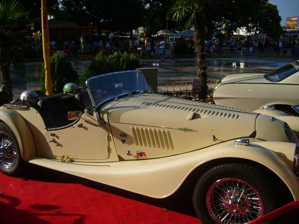 bolizii barcile si luxul distractia lui mazare in 2008 galerie foto 247335 bolizii barcile si luxul distractia lui mazare in 2008 galerie foto 247335