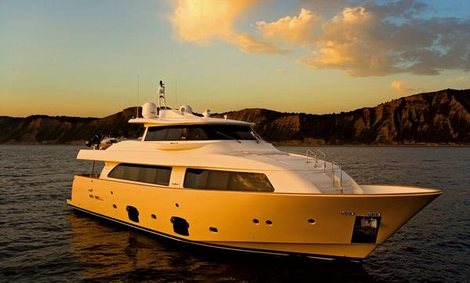 bolizii barcile si luxul distractia lui mazare in 2008 galerie foto 247335 bolizii barcile si luxul distractia lui mazare in 2008 galerie foto 247335