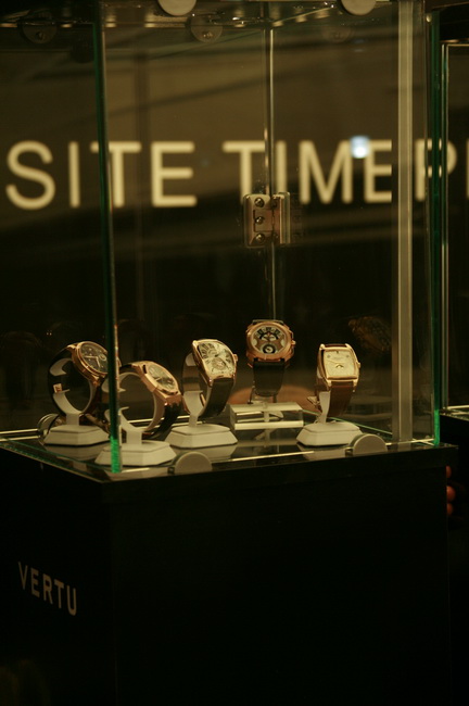 bolizii barcile si luxul distractia lui mazare in 2008 galerie foto 247335 bolizii barcile si luxul distractia lui mazare in 2008 galerie foto 247335