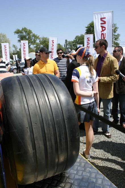 bolizii barcile si luxul distractia lui mazare in 2008 galerie foto 247335 bolizii barcile si luxul distractia lui mazare in 2008 galerie foto 247335