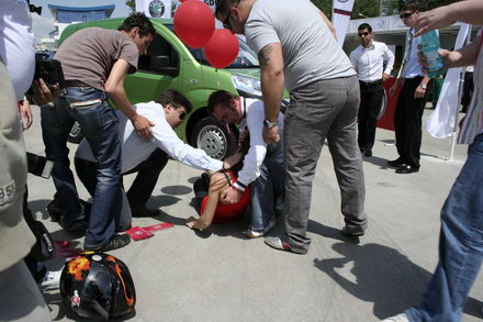 bolizii barcile si luxul distractia lui mazare in 2008 galerie foto 247335 bolizii barcile si luxul distractia lui mazare in 2008 galerie foto 247335