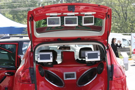 bolizii barcile si luxul distractia lui mazare in 2008 galerie foto 247335 bolizii barcile si luxul distractia lui mazare in 2008 galerie foto 247335