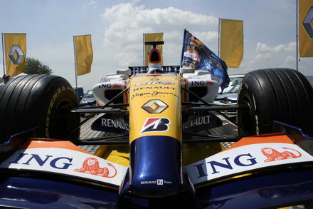 bolizii barcile si luxul distractia lui mazare in 2008 galerie foto 247335 bolizii barcile si luxul distractia lui mazare in 2008 galerie foto 247335