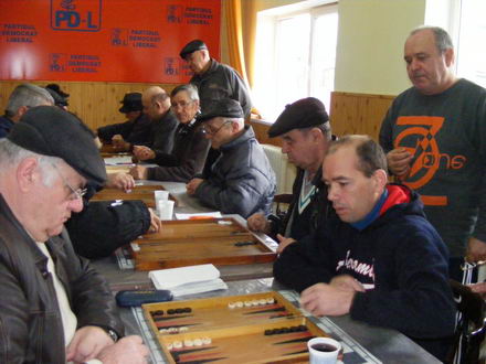 galbau doresc sa ii fac pe cei in varsta sa uite de griji galerie foto 251411 galbau doresc sa ii fac pe cei in varsta sa uite de griji galerie foto 251411