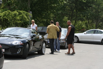 jaguarul lui mazare lovit de bodyguard ul vladimir galerie foto 23019 257732 jaguarul lui mazare lovit de bodyguard ul vladimir galerie foto 23019 257732