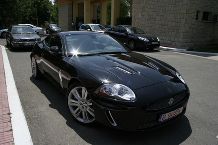 jaguarul lui mazare lovit de bodyguard ul vladimir galerie foto 23019 257732 jaguarul lui mazare lovit de bodyguard ul vladimir galerie foto 23019 257732