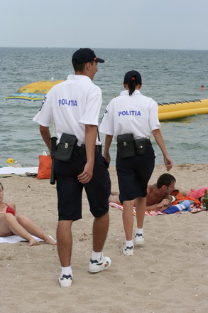 mamaia_politisti_plaja_06.jpg