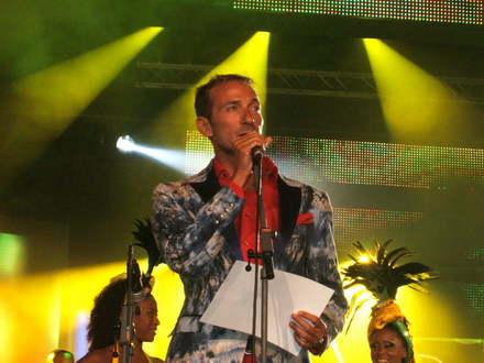 nicusor fratii mazare si geoana castigatorii marelui trofeu politic de la festival galerie foto 1834 nicusor fratii mazare si geoana castigatorii marelui trofeu politic de la festival galerie foto 1834