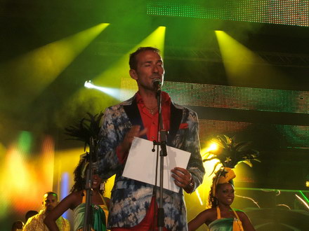 nicusor fratii mazare si geoana castigatorii marelui trofeu politic de la festival galerie foto 1834 nicusor fratii mazare si geoana castigatorii marelui trofeu politic de la festival galerie foto 1834