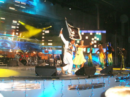 nicusor fratii mazare si geoana castigatorii marelui trofeu politic de la festival galerie foto 1834 nicusor fratii mazare si geoana castigatorii marelui trofeu politic de la festival galerie foto 1834