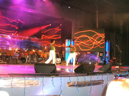 nicusor fratii mazare si geoana castigatorii marelui trofeu politic de la festival galerie foto 1834 nicusor fratii mazare si geoana castigatorii marelui trofeu politic de la festival galerie foto 1834