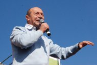 Basescu „Coloana mea vertebrala este la fel de dreapta ca in 2004\