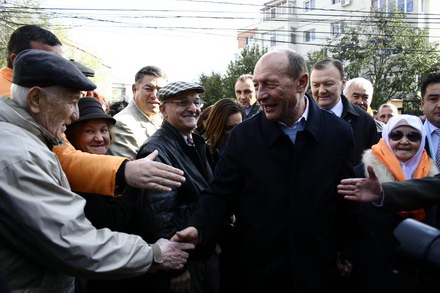 basescu si a amintit cum l a cununat pe turcul amza galerie foto 77573 265720 basescu si a amintit cum l a cununat pe turcul amza galerie foto 77573 265720