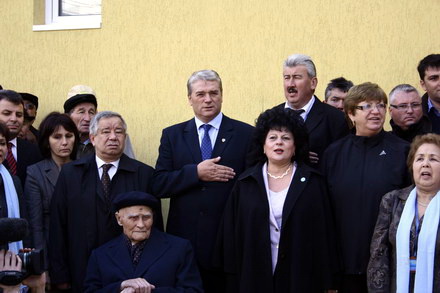 basescu si a amintit cum l a cununat pe turcul amza galerie foto 77573 265720 basescu si a amintit cum l a cununat pe turcul amza galerie foto 77573 265720