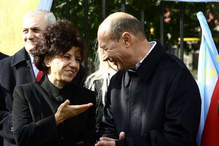 basescu si a amintit cum l a cununat pe turcul amza galerie foto 77573 265720 basescu si a amintit cum l a cununat pe turcul amza galerie foto 77573 265720