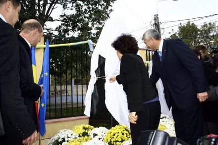 basescu si a amintit cum l a cununat pe turcul amza galerie foto 77573 265720 basescu si a amintit cum l a cununat pe turcul amza galerie foto 77573 265720