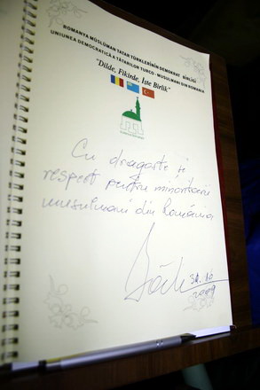 basescu si a amintit cum l a cununat pe turcul amza galerie foto 77573 265720 basescu si a amintit cum l a cununat pe turcul amza galerie foto 77573 265720