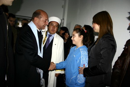 basescu si a amintit cum l a cununat pe turcul amza galerie foto 77573 265720 basescu si a amintit cum l a cununat pe turcul amza galerie foto 77573 265720