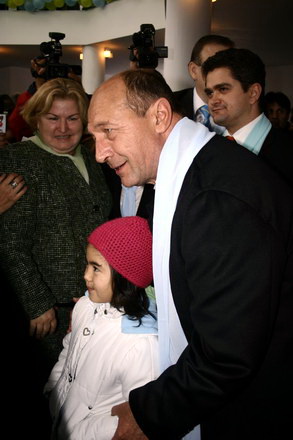 basescu si a amintit cum l a cununat pe turcul amza galerie foto 77573 265720 basescu si a amintit cum l a cununat pe turcul amza galerie foto 77573 265720