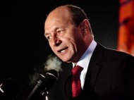 Speriat de referendum, Antonescu s-a refugiat in bratele PSD