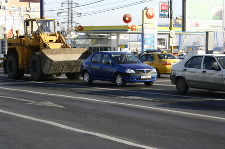 ne facem ca muncim tragand dungi pe asfalt galerie foto 79731 267854 ne facem ca muncim tragand dungi pe asfalt galerie foto 79731 267854