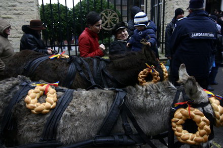 boboteaza a adus la arhiepiscopie mii de constanteni galerie foto 33024 270928 boboteaza a adus la arhiepiscopie mii de constanteni galerie foto 33024 270928