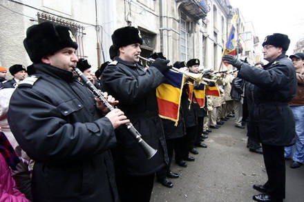 boboteaza a adus la arhiepiscopie mii de constanteni galerie foto 33024 270928 boboteaza a adus la arhiepiscopie mii de constanteni galerie foto 33024 270928