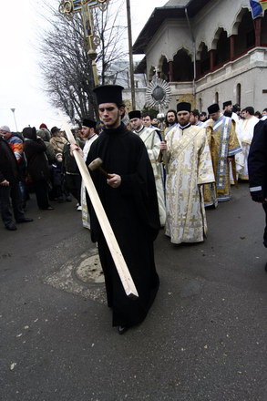 boboteaza a adus la arhiepiscopie mii de constanteni galerie foto 33024 270928 boboteaza a adus la arhiepiscopie mii de constanteni galerie foto 33024 270928