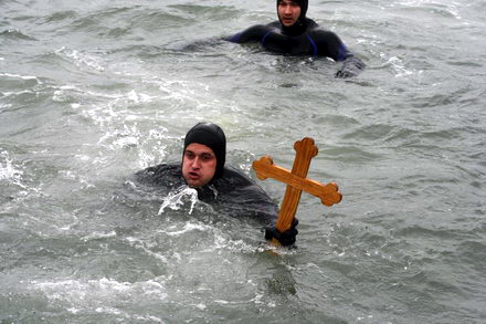 boboteaza a adus la arhiepiscopie mii de constanteni galerie foto 33024 270928 boboteaza a adus la arhiepiscopie mii de constanteni galerie foto 33024 270928