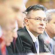 Diaconescu vrea sa rupa gardul de sarma ghimpata din PSD