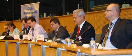 poza_club_ro-ue_prezidiu.jpg