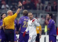 Italia sare la gatul lui Platini „Furaciune cu arbitri!\