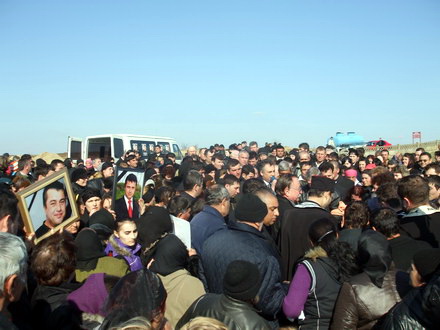 viata i floare abur si roua de dimineata primarul emilian burcea a fost condus pe ultimul drum galerie viata i floare abur si roua de dimineata primarul emilian burcea a fost condus pe ultimul drum galerie